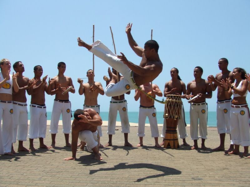 Capoeiristas Playing